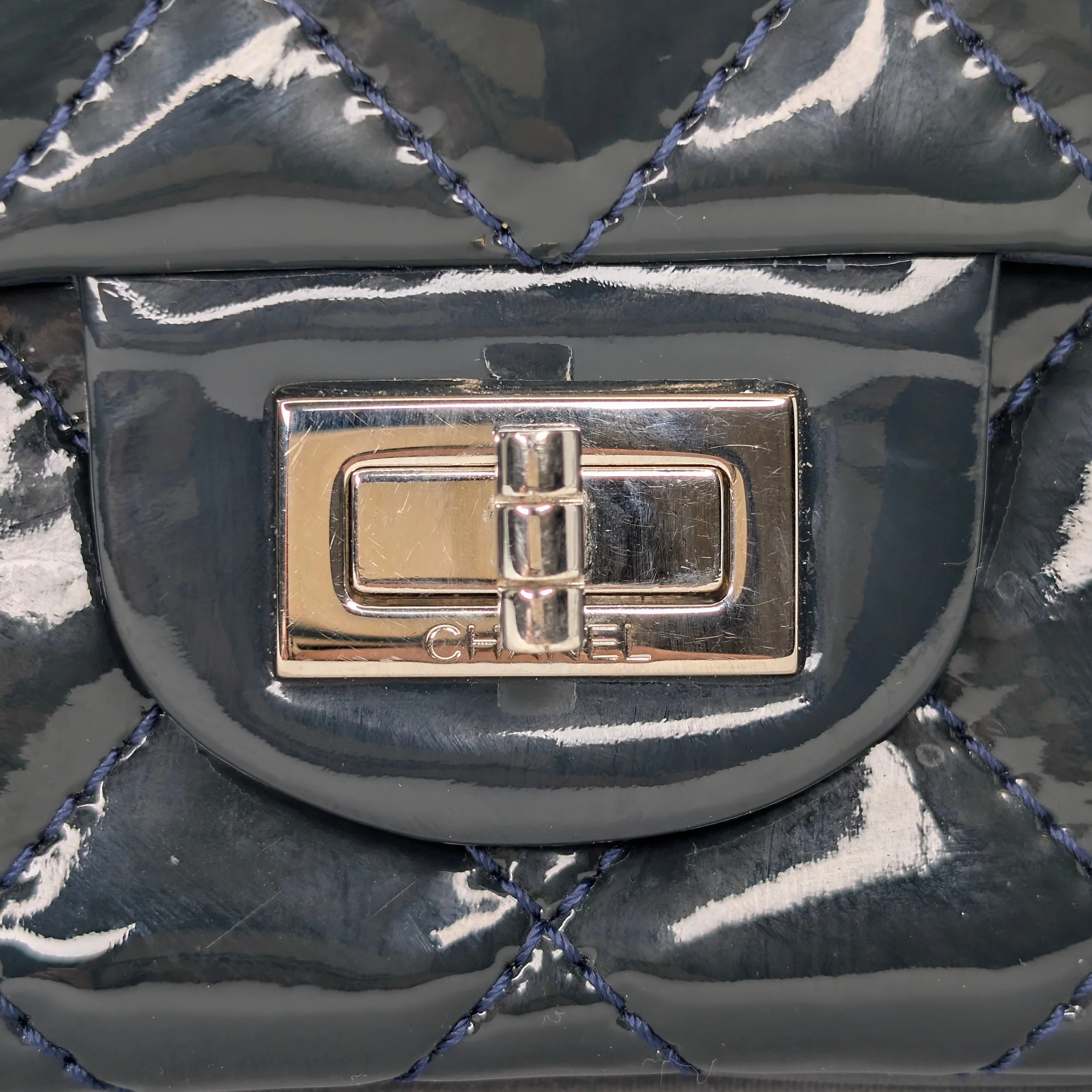 Chanel 2.55 Reissue 226 Patent Forest Green Bag - Image 13