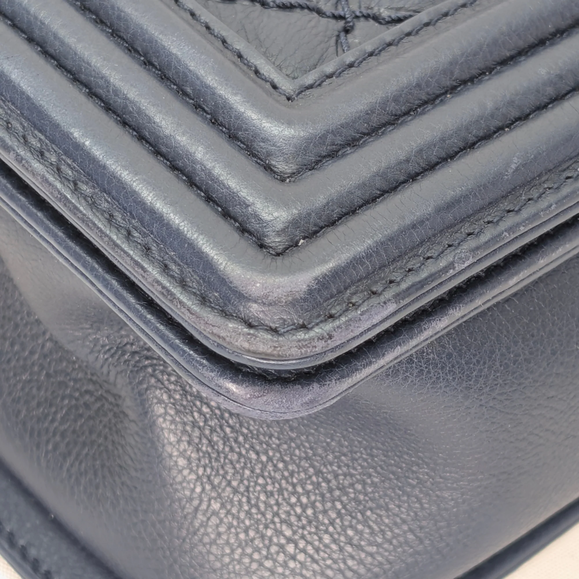 Chanel Flap Boy Shoulder Bag Medium Navy Blue - Image 5