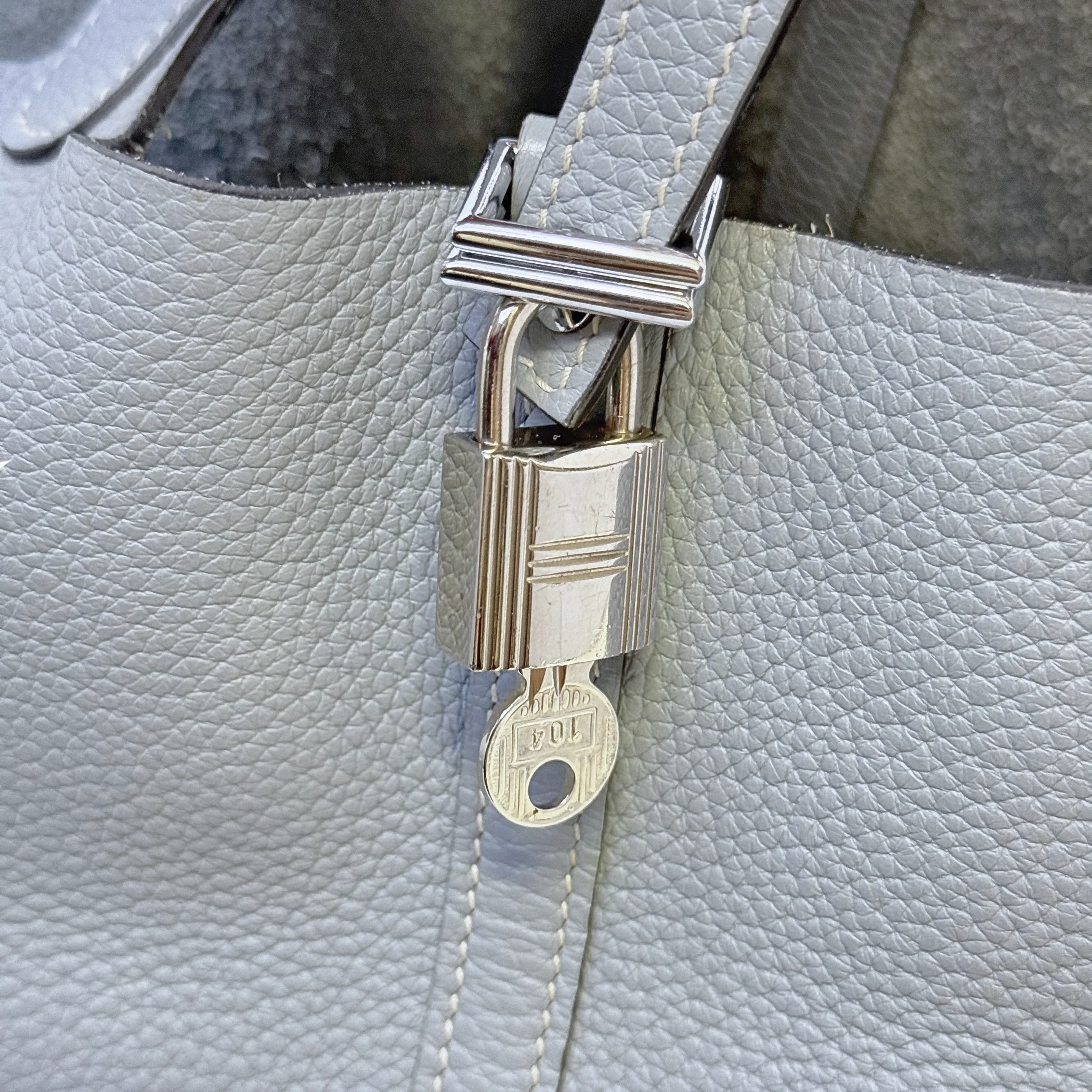 Hermès Picotin Lock 18 Handbag Leather Light Blue - Image 9